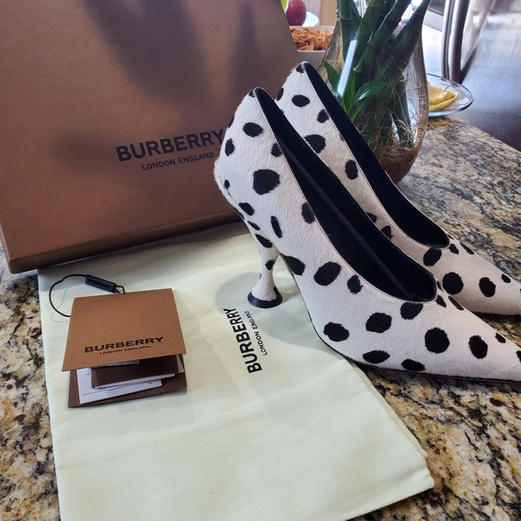 Burberry Ava 38.5 brand new - Picture 2 of 15